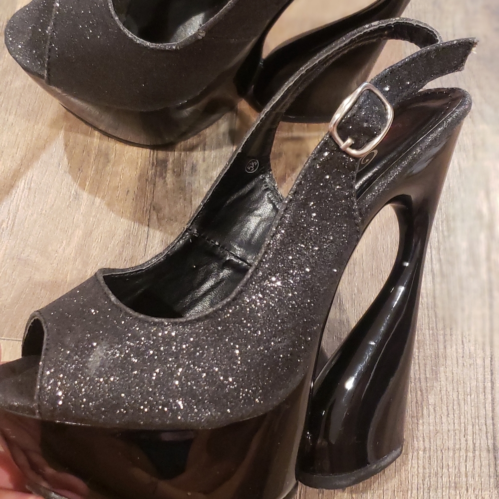 FUNKY PLATFORMS